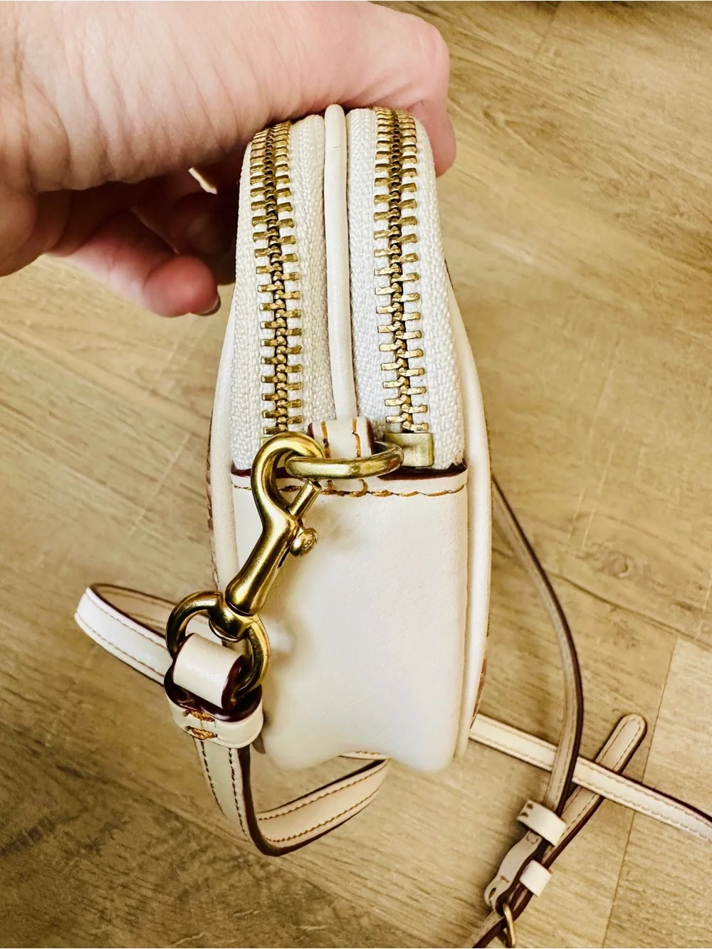 Coach crossbody signature